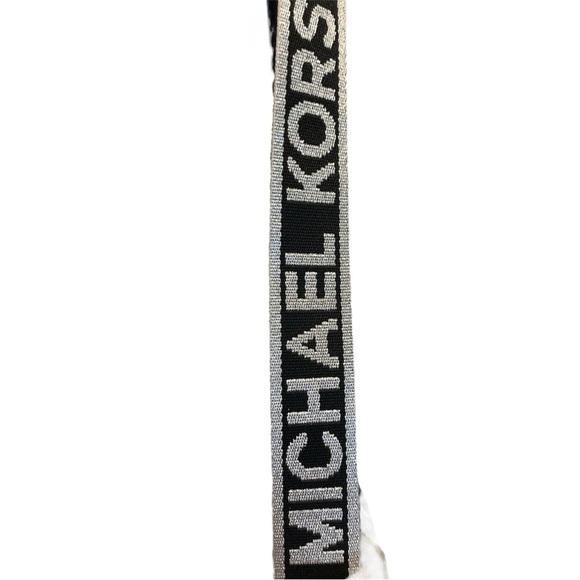 Michael Kors Jet Set Crossbody - Picture 4 of 4